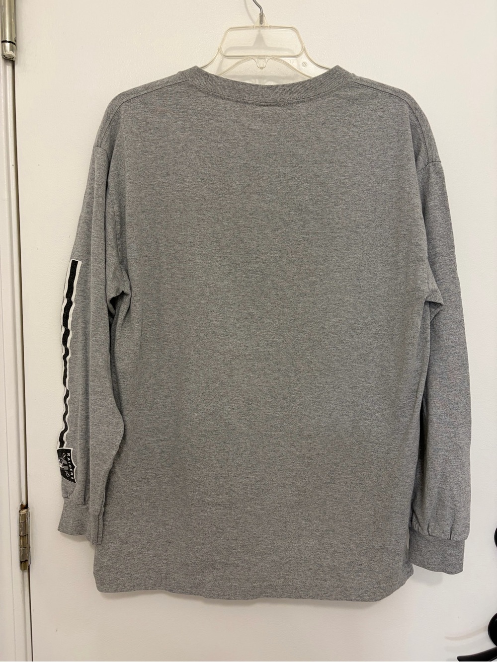 Raiders men’s Gray Long-Sleeve Team Tee - Picture 4 of 4